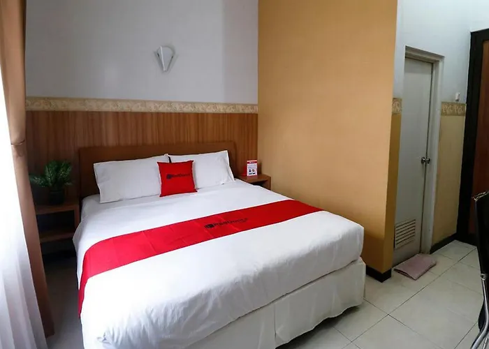 RedDoorz Plus near Undip Tembalang Semarang